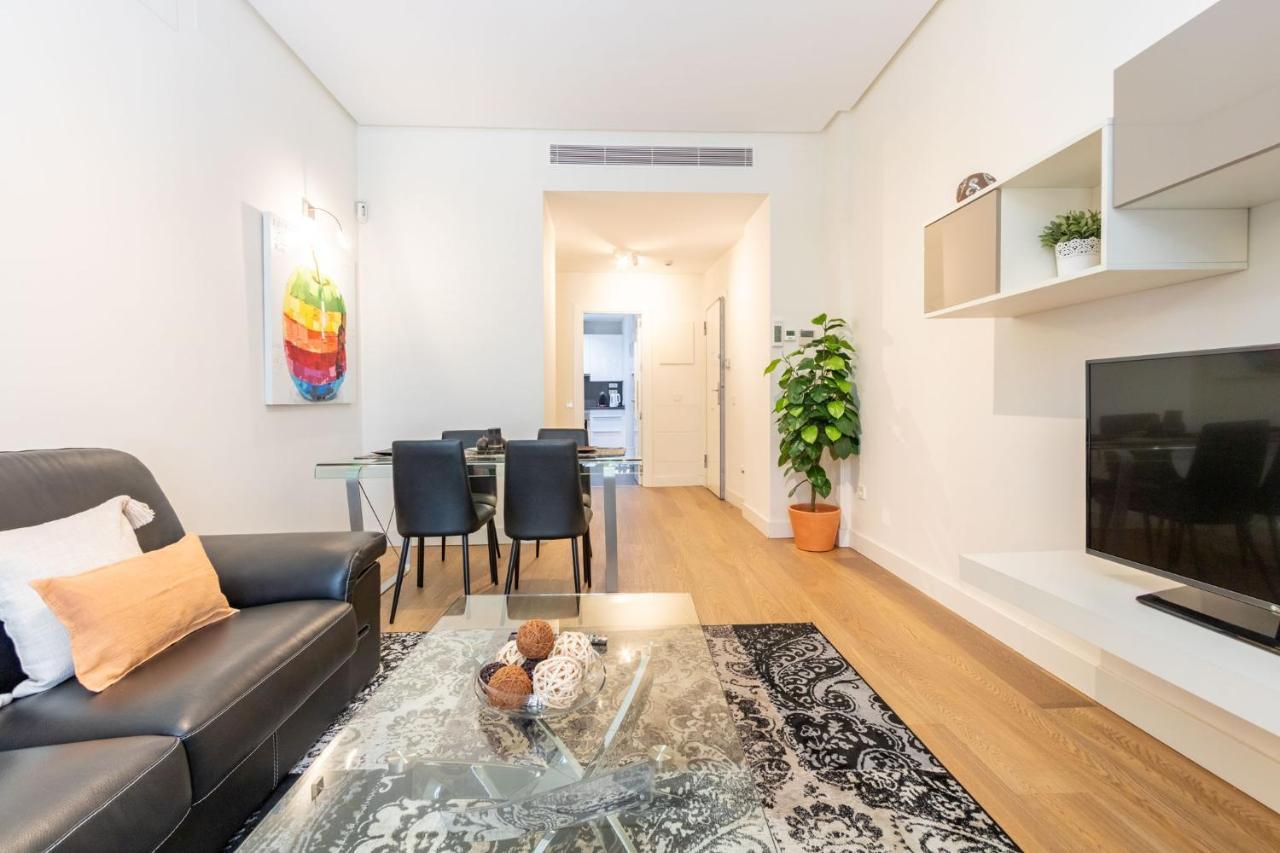 Angeles Santa Cruz Deluxe By Valcambre Apartment เซบีญา ภายนอก รูปภาพ