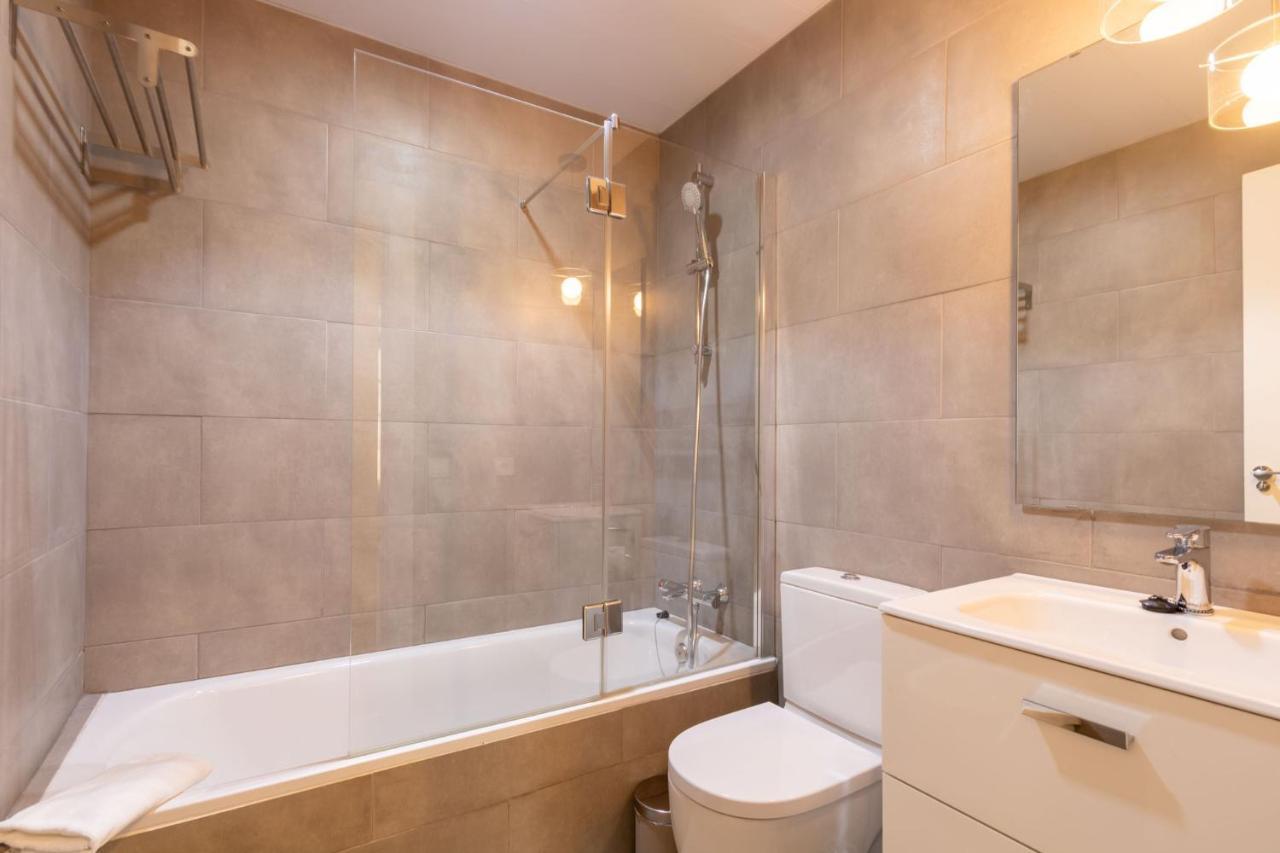 Angeles Santa Cruz Deluxe By Valcambre Apartment เซบีญา ภายนอก รูปภาพ