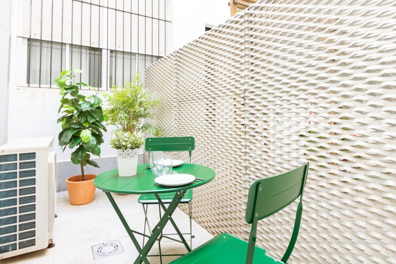 Angeles Santa Cruz Deluxe By Valcambre Apartment เซบีญา ภายนอก รูปภาพ
